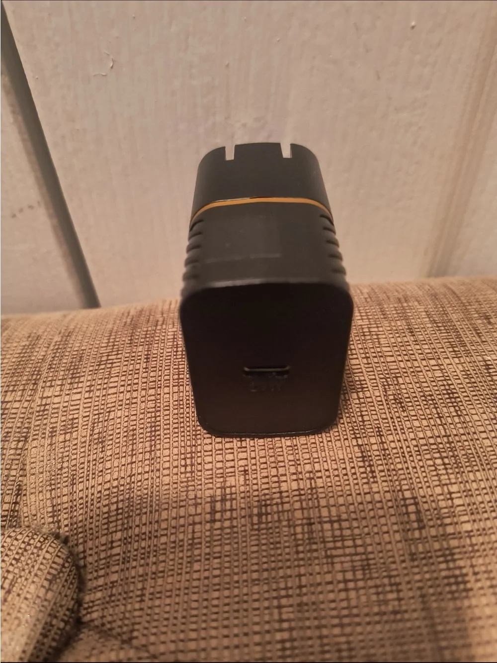 OtterBox (20W) USB-C Fast Charge Wall Adapter Travel Charger - Black
